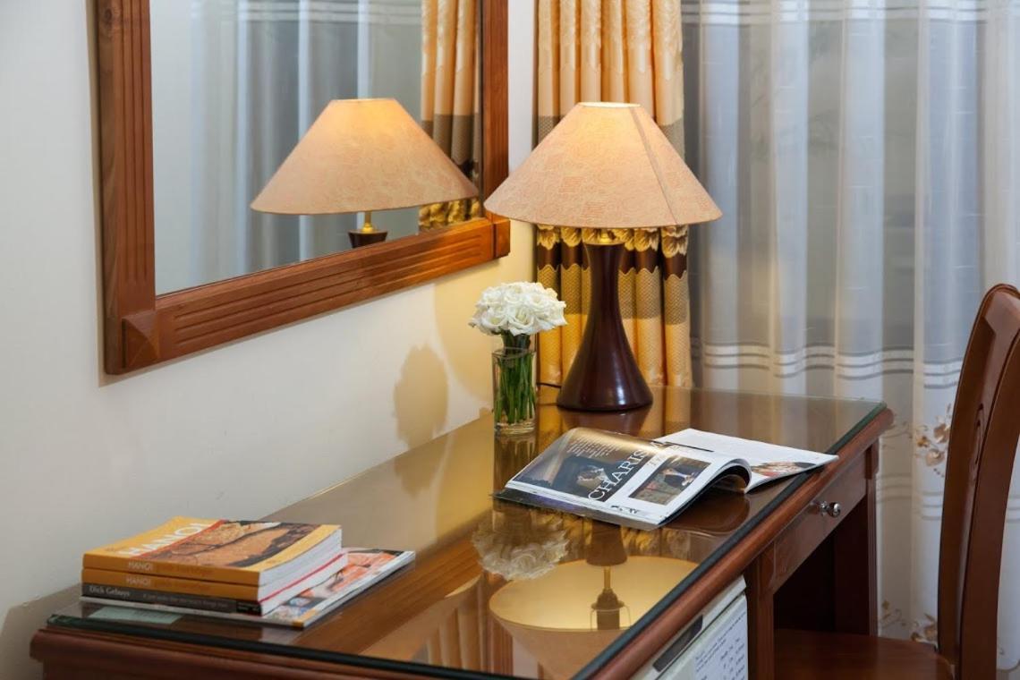 Lucky Central Hotel & Travel Hanoi Exterior foto